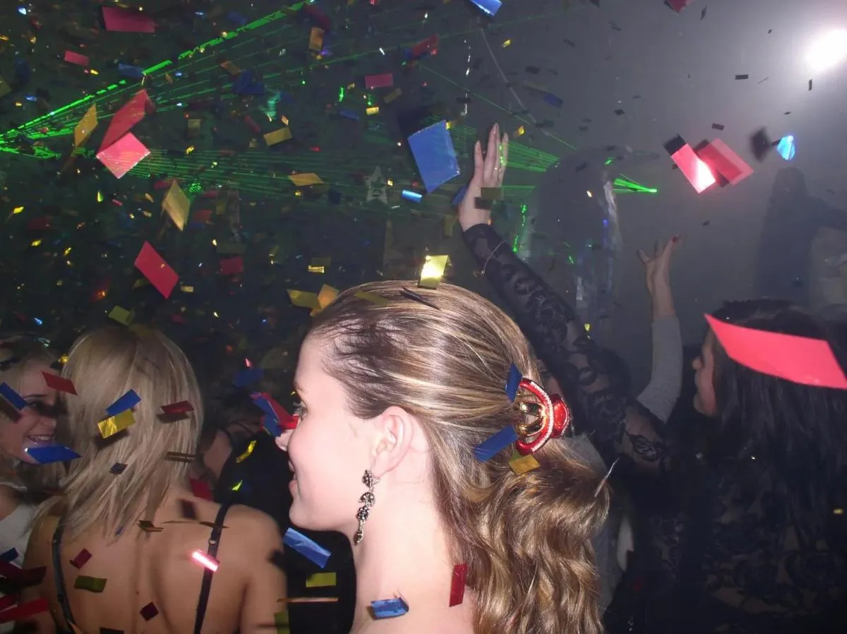 Красивые хлопушки на свадьбу в Москве стоят недорого Красивые хлопушки на свадьбу в Москве стоят недорого